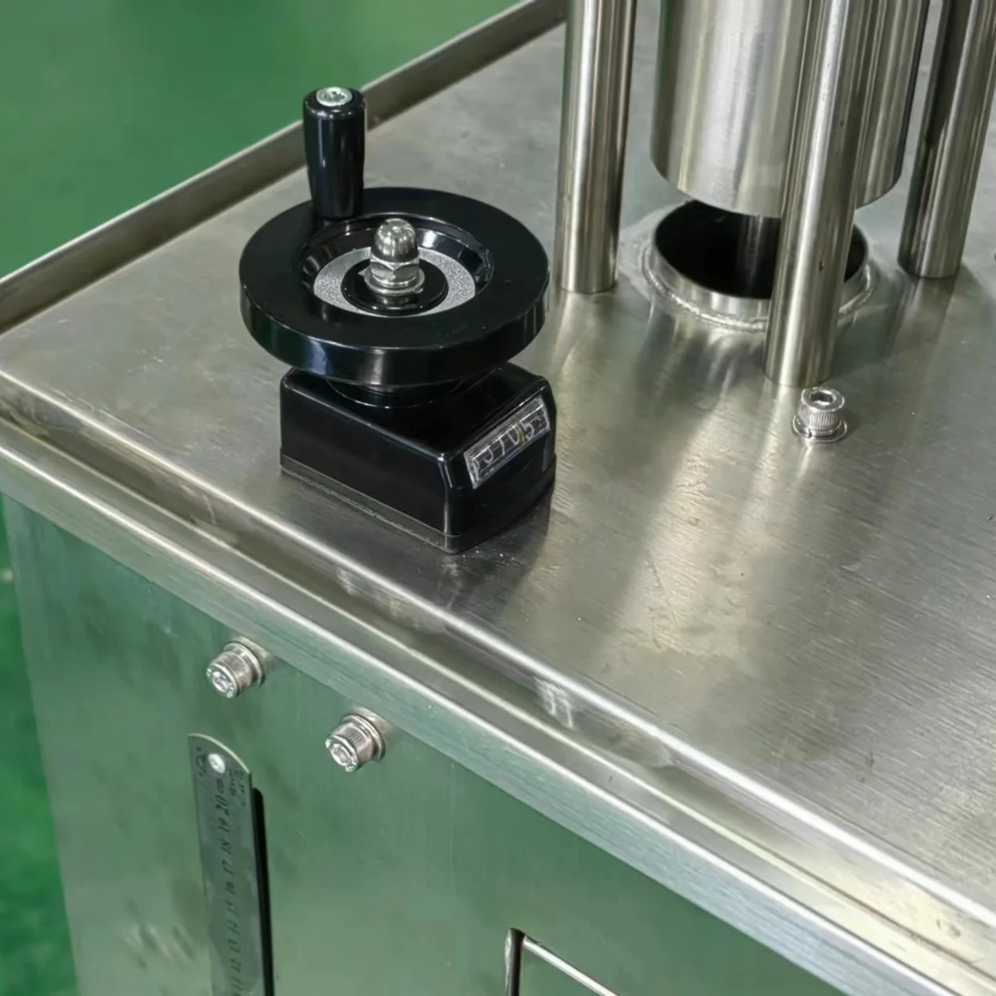 Professional Automatic Bottle Filling Machine - Juice, Milk, Water & Oil Production