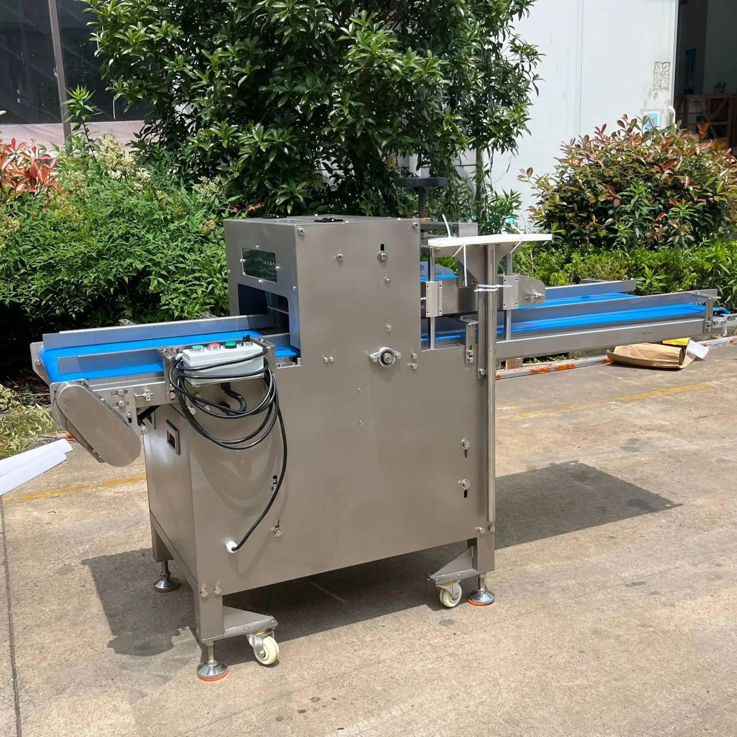 Professional Commercial Electric Bread Slicer Machine - Rotary Loaf Cutting System