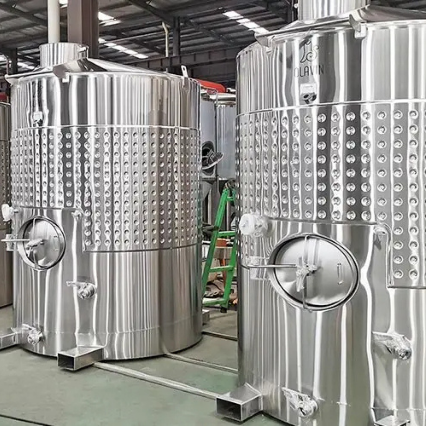 Commercial Stainless Steel Wine Storage Tanks - 2000L/3000L/5000L Fermenters