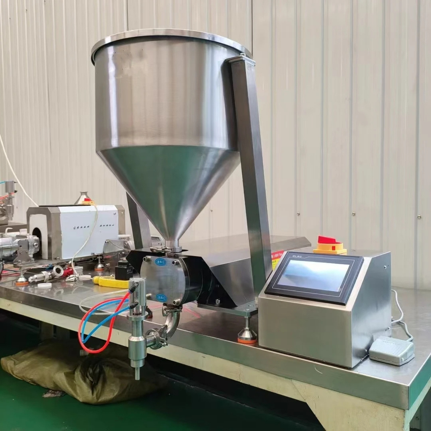 Professional Semi-Automatic Sauce Filling Machine - 304 Stainless Steel Precision Equipment