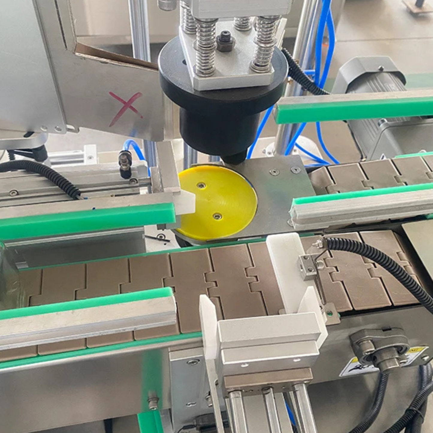 CE Certified Automatic Square Bottle Wrap-Around Labeling Machine System