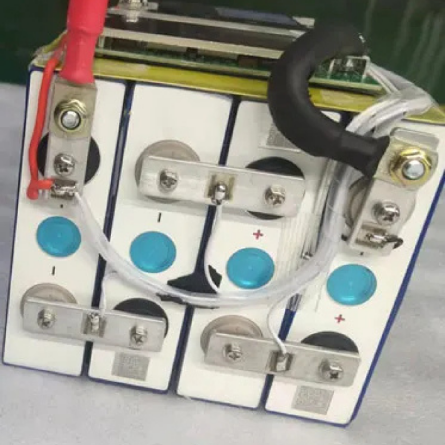 6000-Cycle LiFePO4 Energy Storage Battery - 300Ah Solar Power Solution