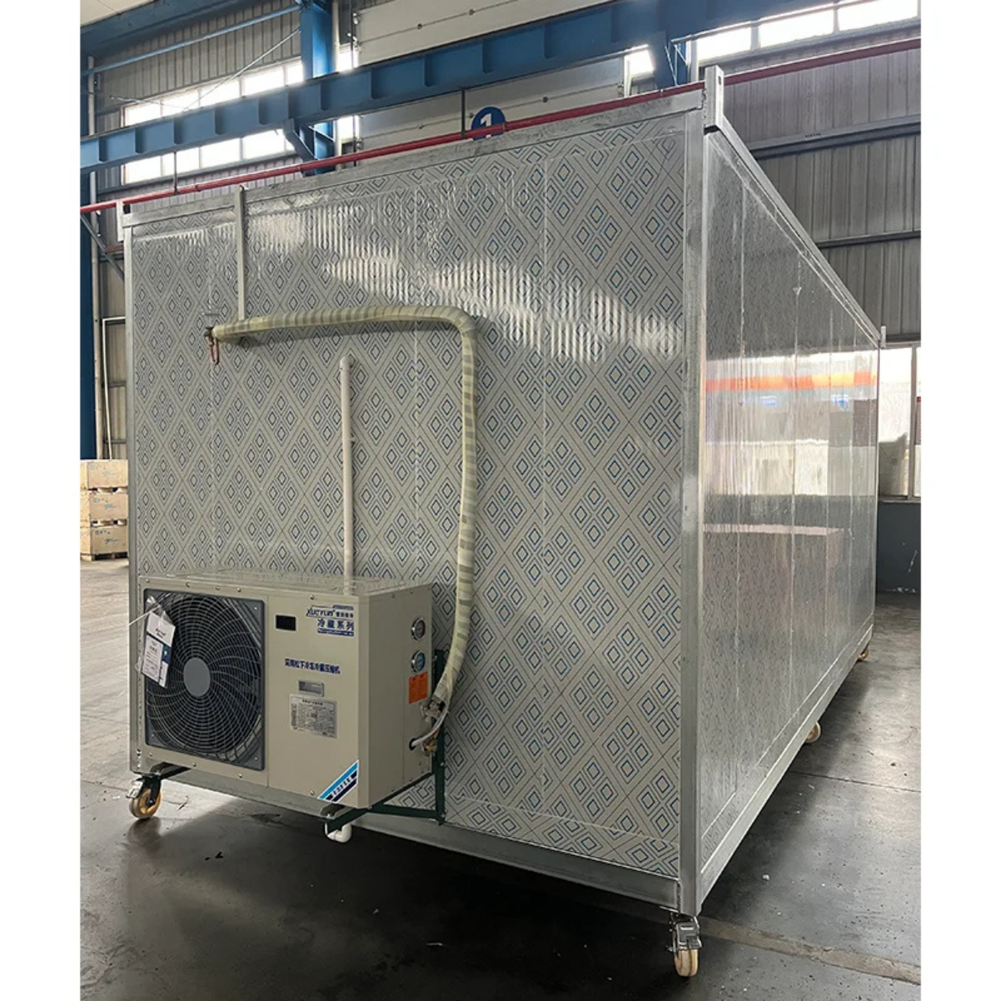 Solar-Powered Walk-In Cold Room - Energy Efficient Refrigeration