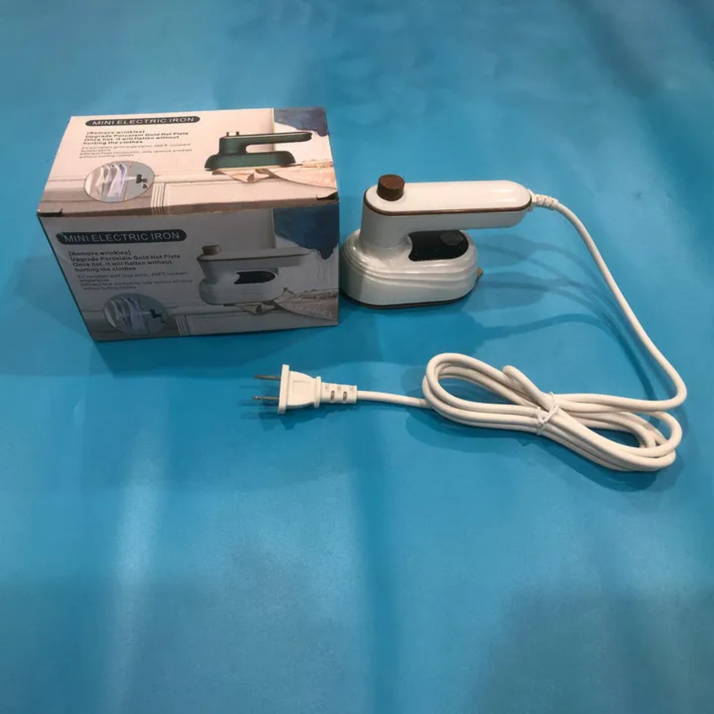 Handheld Steam Iron for Travel & Home – Compact, Fast-Heating Mini Iron